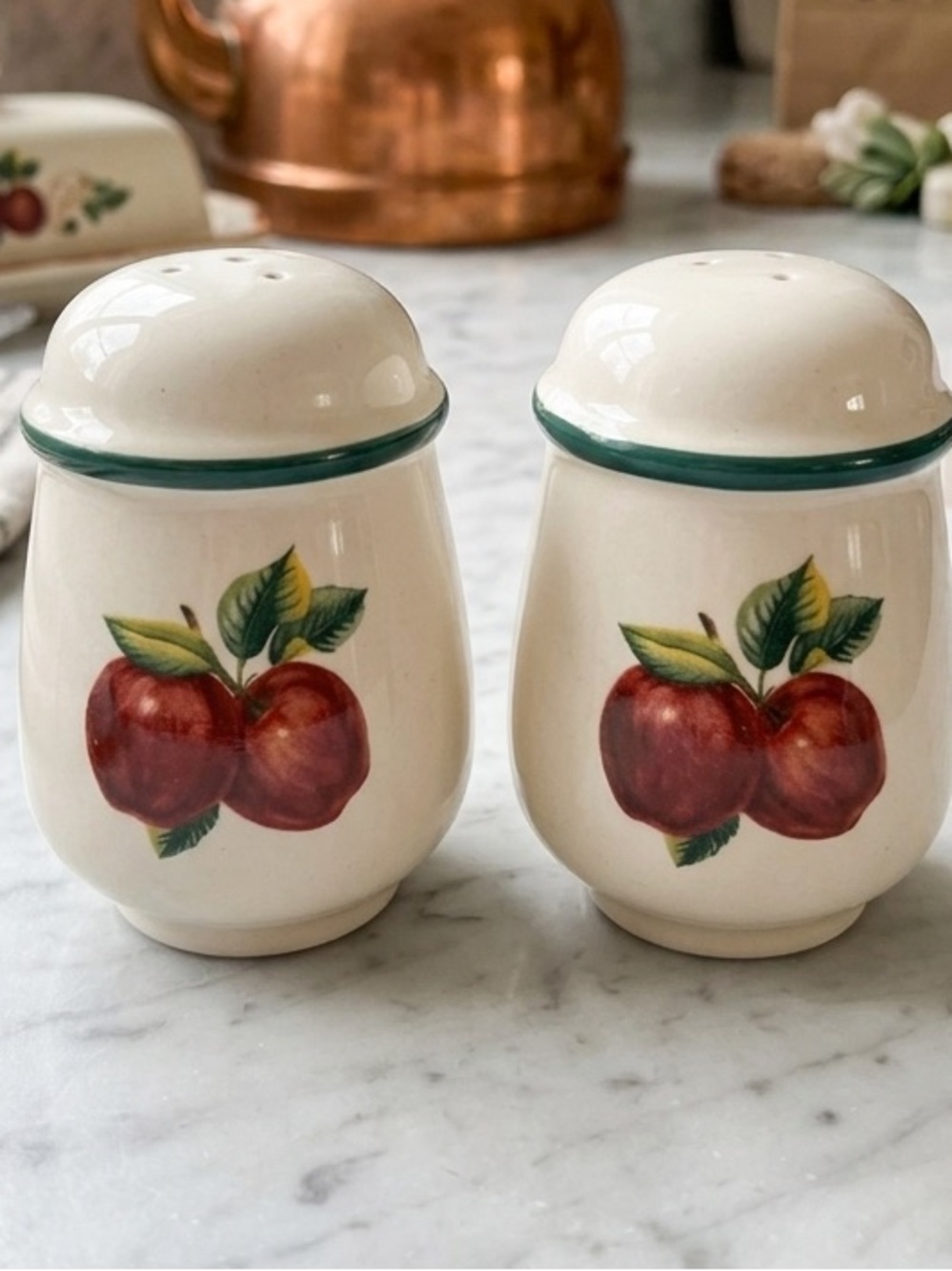 Apples (Casuals) by China Pearl - Ceramic Apple Salt and Pepper Shaker Set